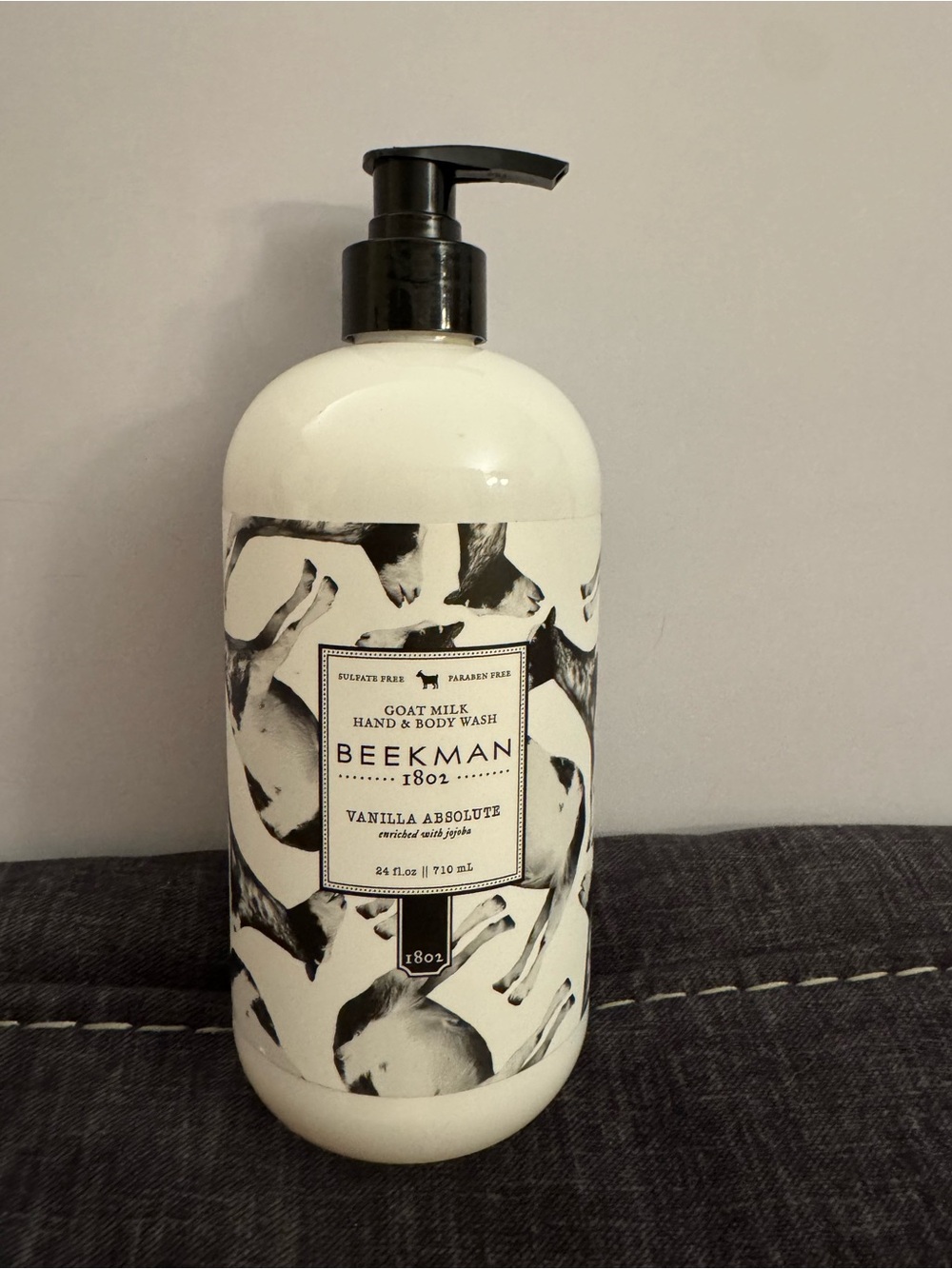 NEW Beekman 1802 Goat Milk Hand and Body Wash Vanilla Absolute 24 fl. oz. C23